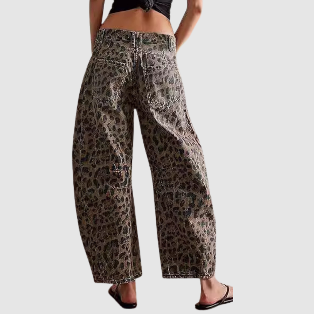 Noir | Mid Waist Jeans