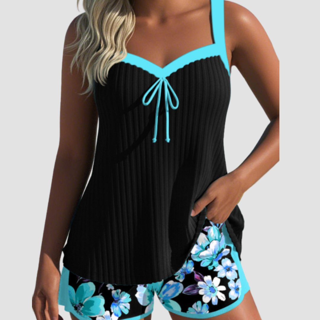 Carla | Traje de Baño de Rayas con Short de Playa
